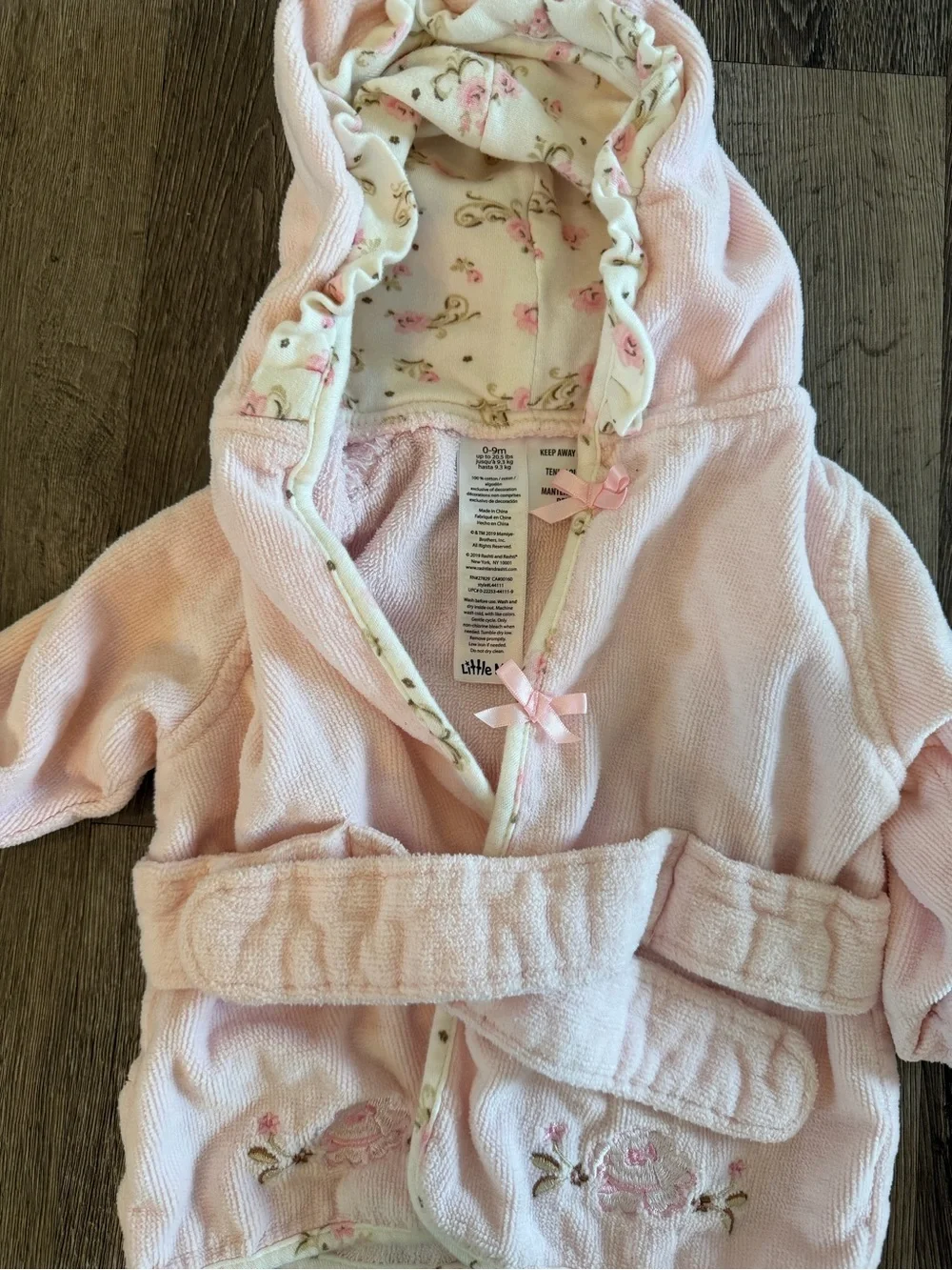 EUC- Baby girl bath robes- Little Me, Carter’s, 0-9M
